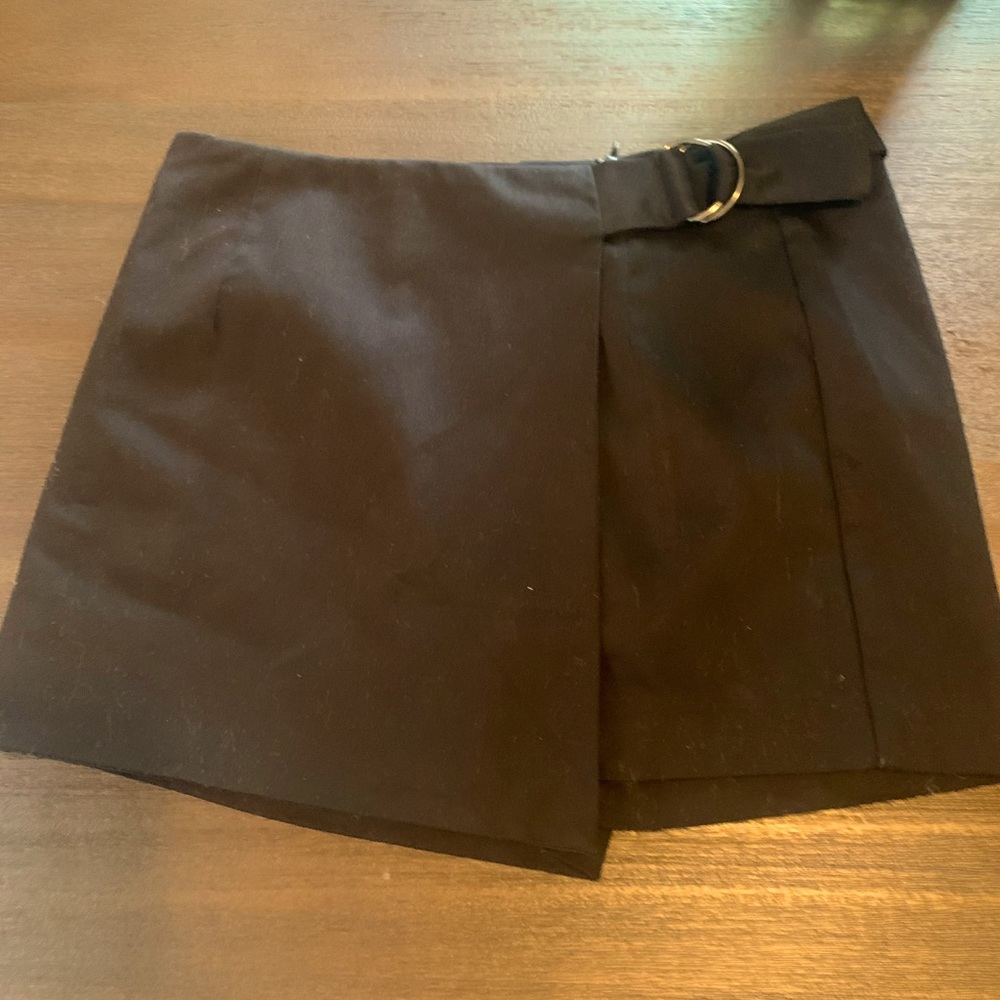NWT skirt- short hybrid.
